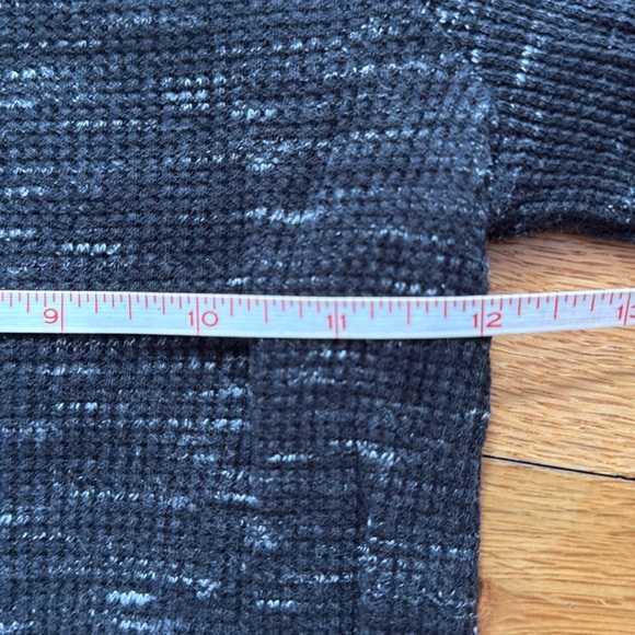 VOLCOM Women’s Waffle Knit Long-Sleeved Shirt, Size Small - Picture 7 of 8